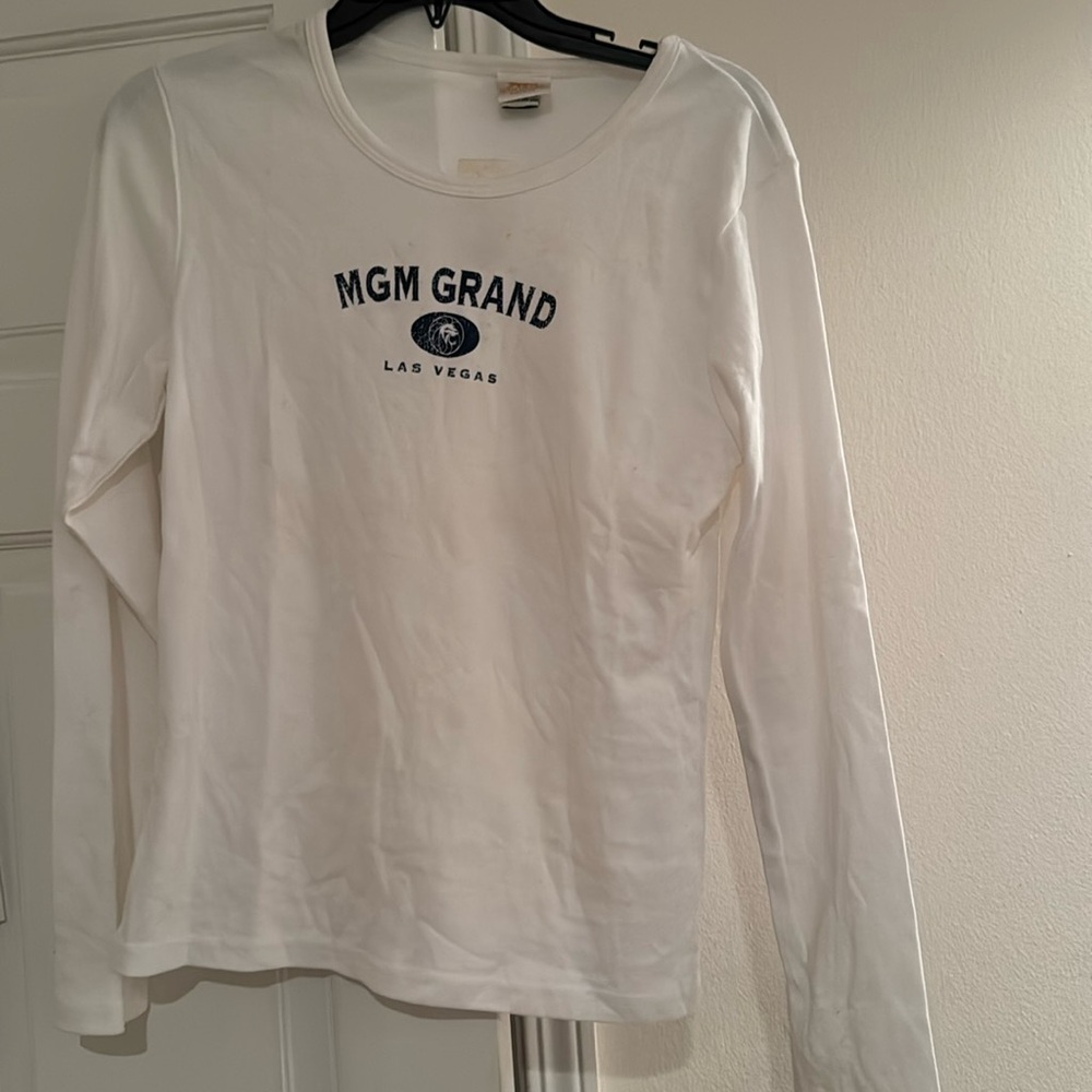 MGM Grand Las Vegas Logo Womens XL with tag fitted